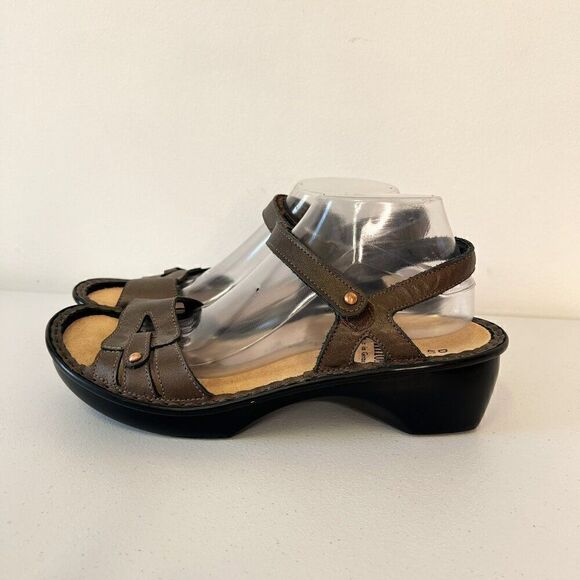 Naot Bronze Metallic Leather Strappy Sandals with Finn Comfort Insoles - Picture 3 of 7